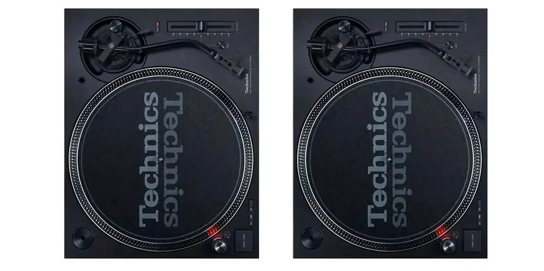 Two-turntables Technichs 1210mk7