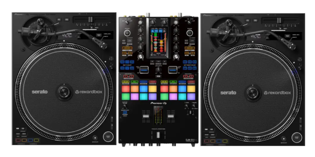 Cabina DJ PLX Crros12 con DJM S11