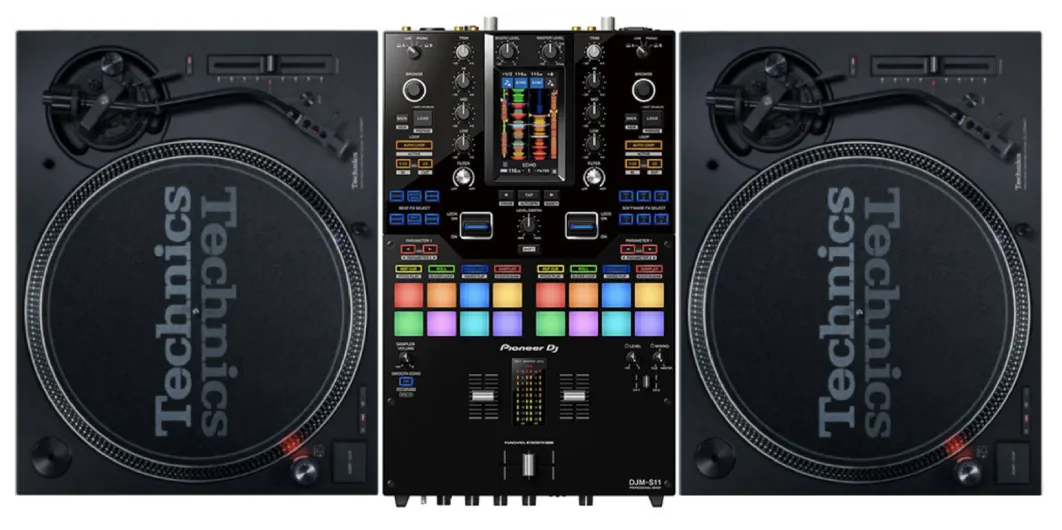 DJ Set Technics 1210 MK7 and DJM S11